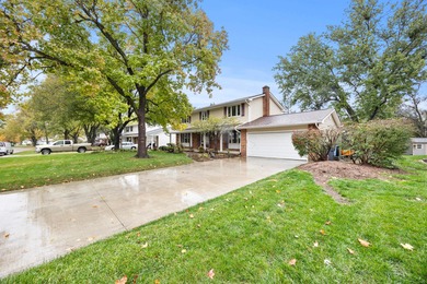 Welcome to 865 Colony Way located in the desirable Worthington on Worthington Hills Country Club in Ohio - for sale on GolfHomes.com, golf home, golf lot