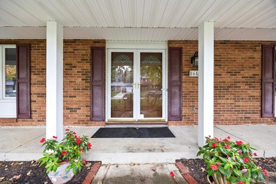 Welcome to 865 Colony Way located in the desirable Worthington on Worthington Hills Country Club in Ohio - for sale on GolfHomes.com, golf home, golf lot