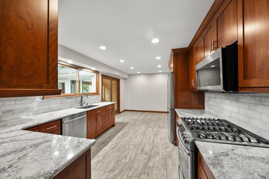 Welcome to 865 Colony Way located in the desirable Worthington on Worthington Hills Country Club in Ohio - for sale on GolfHomes.com, golf home, golf lot