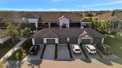 This charming two-bedroom, two-bathroom den home is situated in on Lakewood National Golf Club in Florida - for sale on GolfHomes.com, golf home, golf lot