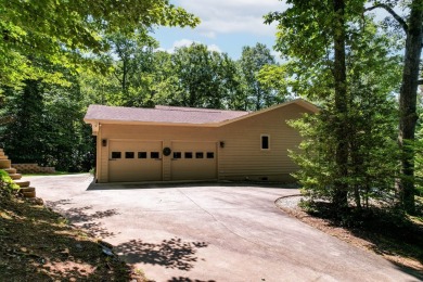 Highlands sophistication at a Franklin, NC pricepoint! This chic on Mill Creek Country Club in North Carolina - for sale on GolfHomes.com, golf home, golf lot