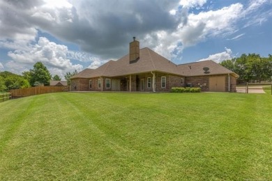 Immaculate one owner home backing to a true greenbelt! This on Heritage Hills Golf Course in Oklahoma - for sale on GolfHomes.com, golf home, golf lot