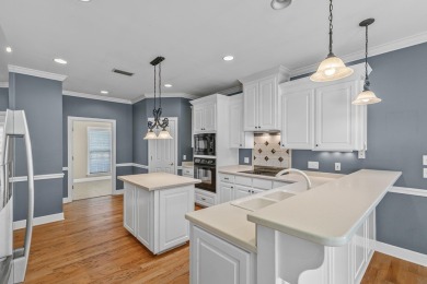This lovely traditional home has a traditional floor plan design on Highland Oaks Golf Course in Alabama - for sale on GolfHomes.com, golf home, golf lot