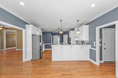 This lovely traditional home has a traditional floor plan design on Highland Oaks Golf Course in Alabama - for sale on GolfHomes.com, golf home, golf lot