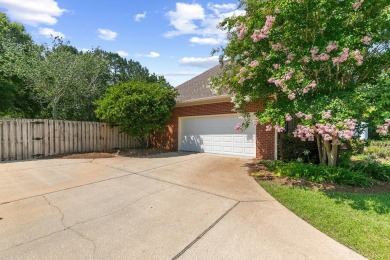 This lovely traditional home has a traditional floor plan design on Highland Oaks Golf Course in Alabama - for sale on GolfHomes.com, golf home, golf lot