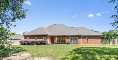 This lovely traditional home has a traditional floor plan design on Highland Oaks Golf Course in Alabama - for sale on GolfHomes.com, golf home, golf lot