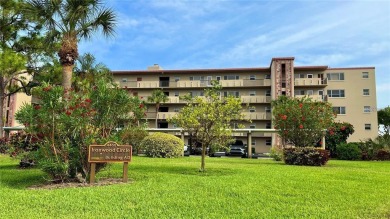 IRONWOOD. 1 Bedroom/Den/1Bath 5th. Floor Condo near Elevator and on Pinebrook/Ironwood Golf Course in Florida - for sale on GolfHomes.com, golf home, golf lot