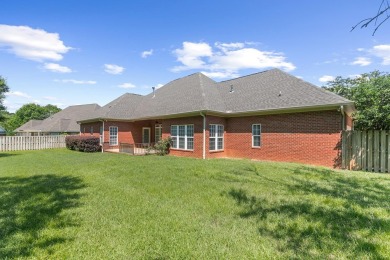 This lovely traditional home has a traditional floor plan design on Highland Oaks Golf Course in Alabama - for sale on GolfHomes.com, golf home, golf lot