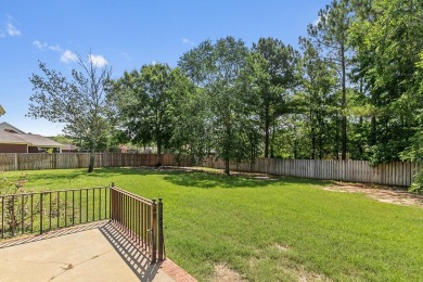 This lovely traditional home has a traditional floor plan design on Highland Oaks Golf Course in Alabama - for sale on GolfHomes.com, golf home, golf lot