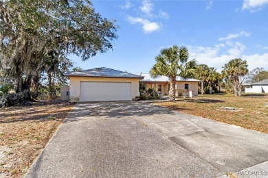 This home, great for creating lasting memories, accommodates on Plantation Inn and Golf Resort  in Florida - for sale on GolfHomes.com, golf home, golf lot