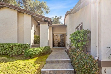 Gorgeous 2-bedroom, 2.5-bath single-story home perfectly on  in California - for sale on GolfHomes.com, golf home, golf lot