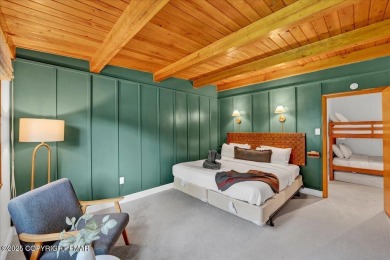 Step into this 3-bedroom, 2-bath Lake Harmony home showcasing on Split Rock Resort and Country Club in Pennsylvania - for sale on GolfHomes.com, golf home, golf lot
