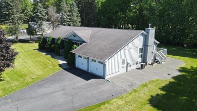 Great Location on Fairway Drive in Hemlock Farms. This home on Lords Valley Country Club, Inc in Pennsylvania - for sale on GolfHomes.com, golf home, golf lot