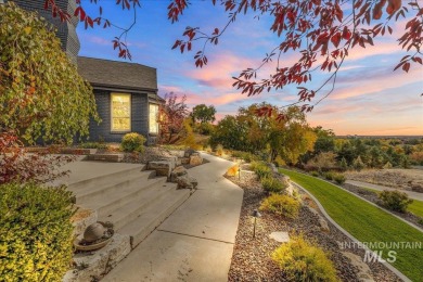 VIEWS GALORE! Nestled at the end of a secluded road, this large on Quail Hollow Golf Club in Idaho - for sale on GolfHomes.com, golf home, golf lot