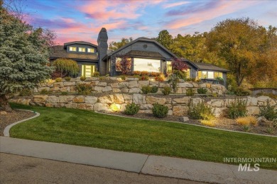 VIEWS GALORE! Nestled at the end of a secluded road, this large on Quail Hollow Golf Club in Idaho - for sale on GolfHomes.com, golf home, golf lot