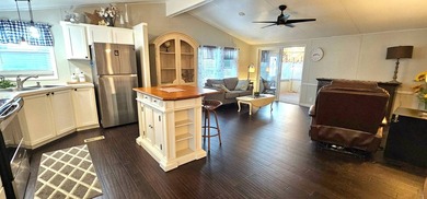 Furnished, spacious 2 bedroom 2 bath home in 55 + Resort style on Zephyrhills Municipal Golf Course in Florida - for sale on GolfHomes.com, golf home, golf lot