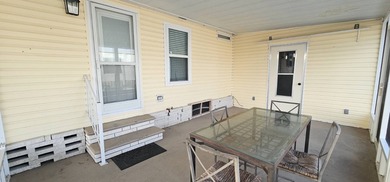 Furnished, spacious 2 bedroom 2 bath home in 55 + Resort style on Zephyrhills Municipal Golf Course in Florida - for sale on GolfHomes.com, golf home, golf lot