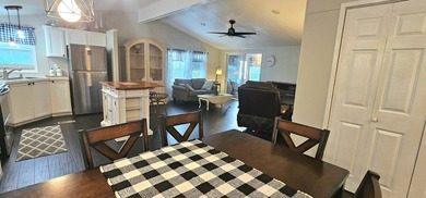 Furnished, spacious 2 bedroom 2 bath home in 55 + Resort style on Zephyrhills Municipal Golf Course in Florida - for sale on GolfHomes.com, golf home, golf lot