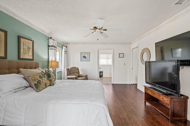 Under contract-accepting backup offers. Welcome to your private on Sandpiper Golf Club in Florida - for sale on GolfHomes.com, golf home, golf lot