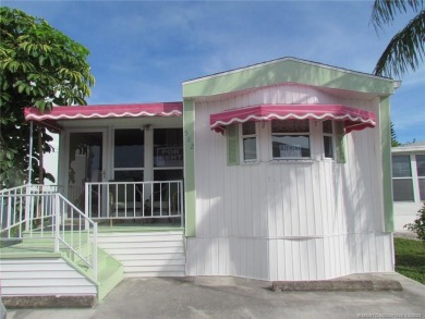 Come live the Florida lifestyle in this cozy, 1 bedroom, 1.5 on Island Dunes Country Club in Florida - for sale on GolfHomes.com, golf home, golf lot