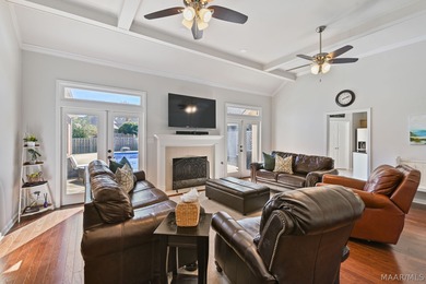 WYNLAKES BEAUTY WITH POOL! Dreaming of an updated and move-in on Wynlakes Golf and Country Club in Alabama - for sale on GolfHomes.com, golf home, golf lot