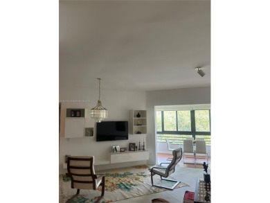 Beautiful 2 bedrooms, 2 baths apartment located in a prestigious on Boca Pointe Country Club in Florida - for sale on GolfHomes.com, golf home, golf lot