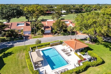 This spacious 2,494 square foot villa offers sweeping golf on Hunters Run Golf and Country Club in Florida - for sale on GolfHomes.com, golf home, golf lot