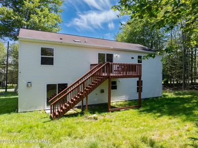 ULTRA MODERN RENOVATED COLONIAL Tastefully Renovated 4BR 3 Full on Pocono Farms Country Club in Pennsylvania - for sale on GolfHomes.com, golf home, golf lot
