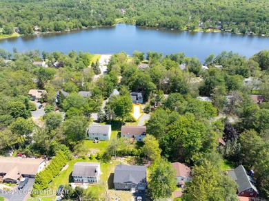ULTRA MODERN RENOVATED COLONIAL Tastefully Renovated 4BR 3 Full on Pocono Farms Country Club in Pennsylvania - for sale on GolfHomes.com, golf home, golf lot