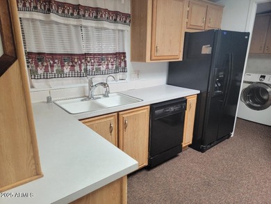 REDUCED! This home is a nice 3 bedroom home with a split on 3 Parks Fairways in Arizona - for sale on GolfHomes.com, golf home, golf lot