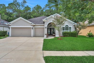 Welcome home to this fantastic Ryland floorplan - 5/4 split on Slammer and Squire Golf Course in Florida - for sale on GolfHomes.com, golf home, golf lot