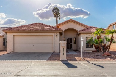 Welcome to this charming single-family residence in the on Oakwood Golf Club  in Arizona - for sale on GolfHomes.com, golf home, golf lot