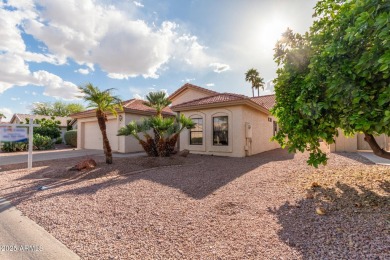 Welcome to this charming single-family residence in the on Oakwood Golf Club  in Arizona - for sale on GolfHomes.com, golf home, golf lot