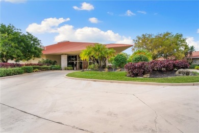 A Hole-in-One! Chic updated 2nd flr condo overlooking the golf on Meadowood Golf and Tennis Club in Florida - for sale on GolfHomes.com, golf home, golf lot