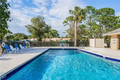 A Hole-in-One! Chic updated 2nd flr condo overlooking the golf on Meadowood Golf and Tennis Club in Florida - for sale on GolfHomes.com, golf home, golf lot