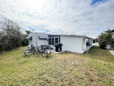 FULLY FURNISHED!!! This home is located in a 55+ community!! on Lone Palm Golf Club in Florida - for sale on GolfHomes.com, golf home, golf lot