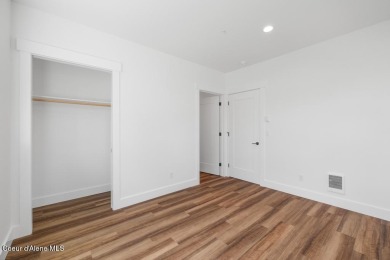 Seller is offering $10,000 for Buyers Closing Costs.Welcome to on Sandpoint Elks Golf Course in Idaho - for sale on GolfHomes.com, golf home, golf lot