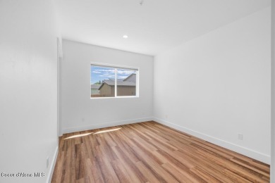 Seller is offering $10,000 for Buyers Closing Costs.Welcome to on Sandpoint Elks Golf Course in Idaho - for sale on GolfHomes.com, golf home, golf lot