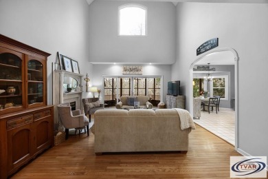 Beautiful 4-bedroom, 3.5-bath country home on 2.6 acres with on Paris Golf and Country Club in Tennessee - for sale on GolfHomes.com, golf home, golf lot