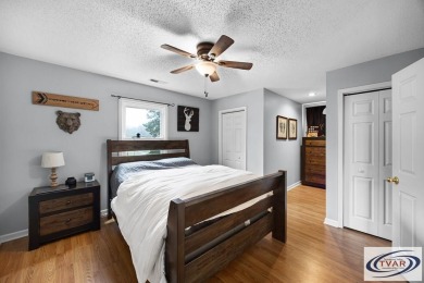 Beautiful 4-bedroom, 3.5-bath country home on 2.6 acres with on Paris Golf and Country Club in Tennessee - for sale on GolfHomes.com, golf home, golf lot