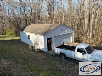 Beautiful 4-bedroom, 3.5-bath country home on 2.6 acres with on Paris Golf and Country Club in Tennessee - for sale on GolfHomes.com, golf home, golf lot
