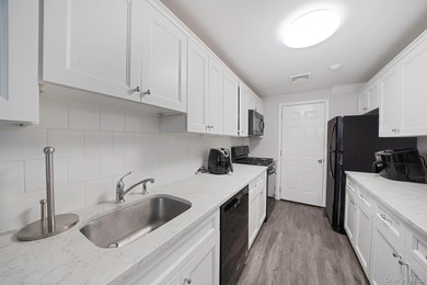 Welcome to 268 Brettonwoods Drive, a move-in-ready 3-bedroom, 1 on Bretton Woods Country Club in New York - for sale on GolfHomes.com, golf home, golf lot