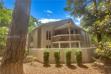 Airy and Bright with High Ceilings- 2 Bed/2 Bath 2nd-floor on Palmetto Dunes Golf Course and Resort in South Carolina - for sale on GolfHomes.com, golf home, golf lot