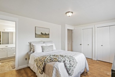 Charming tri-level home in a highly desired subdivision on on Indian Lakes Golf Course in Idaho - for sale on GolfHomes.com, golf home, golf lot