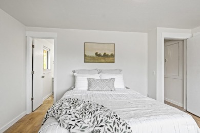 Charming tri-level home in a highly desired subdivision on on Indian Lakes Golf Course in Idaho - for sale on GolfHomes.com, golf home, golf lot