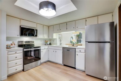 Embrace easy living in this beautifully refreshed 2BD 1.75BA on Highlands Golf Club in Washington - for sale on GolfHomes.com, golf home, golf lot