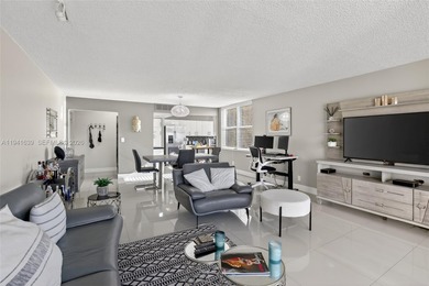 **SPACIOUS AND BRIGHT 3/2 - BEAUTIFULLY RENOVATED WITH A MODERN on Inverrary Country Club in Florida - for sale on GolfHomes.com, golf home, golf lot