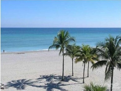 AFFORDABLE WINTER GET-AWAY!! GROUND FLOOR IN MOVE-IN CONDITION on Hillsboro Pines Golf in Florida - for sale on GolfHomes.com, golf home, golf lot