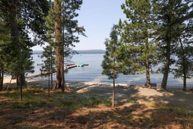 Beautiful lake views with over 52 feet of frontage on Davis on McCall Municipal Golf Course in Idaho - for sale on GolfHomes.com, golf home, golf lot