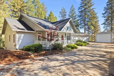 Welcome to this stunning, comfortable home that effortlessly on Pine Mountain Lake Country Club in California - for sale on GolfHomes.com, golf home, golf lot